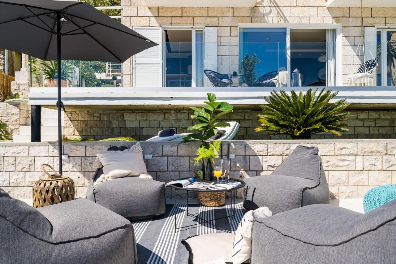 Gorgeous Ground Floor W/ Minipool & Patio Leilighet