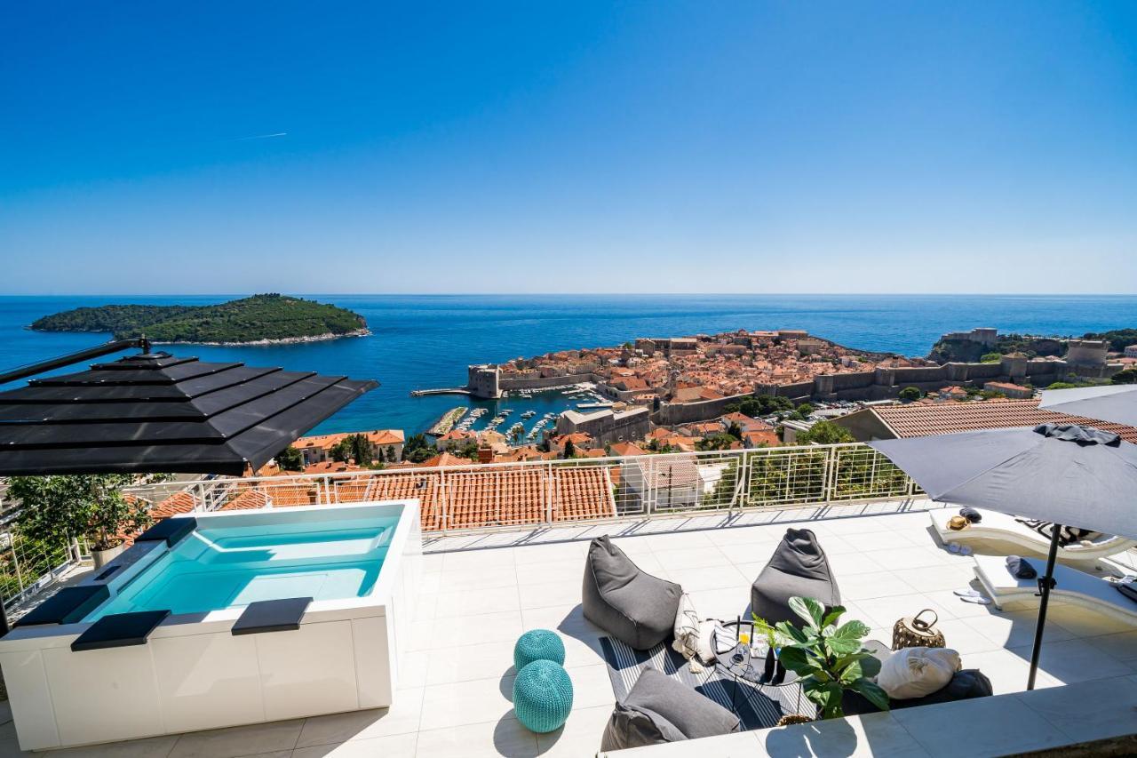 Gorgeous Ground Floor W/ Minipool & Patio Leilighet