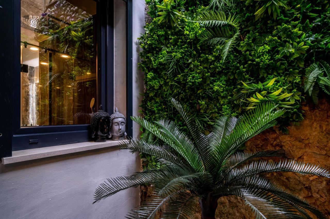 Gorgeous Ground Floor W/ Minipool & Patio Apartment *